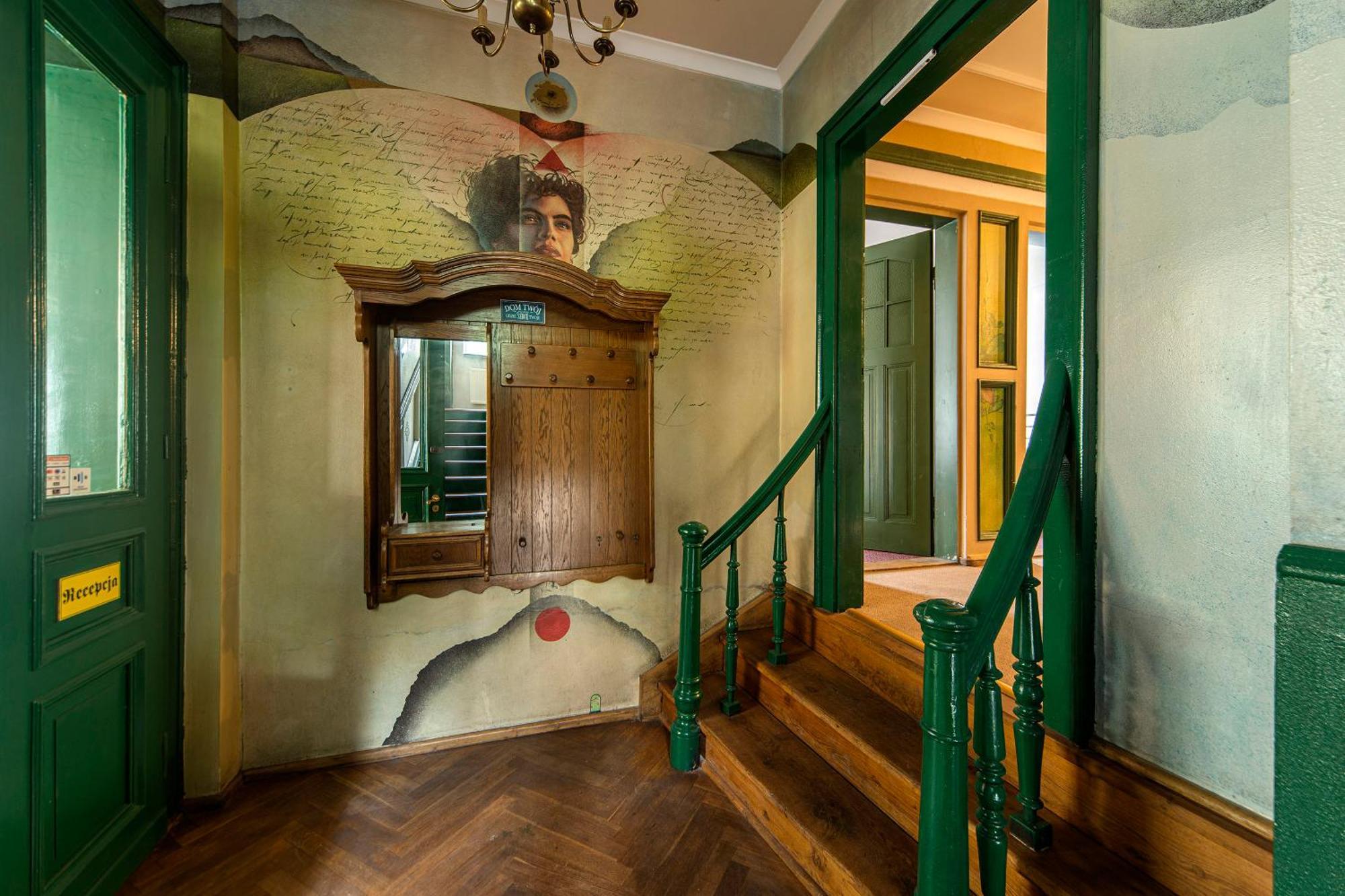 Krasnoludki Hotel *